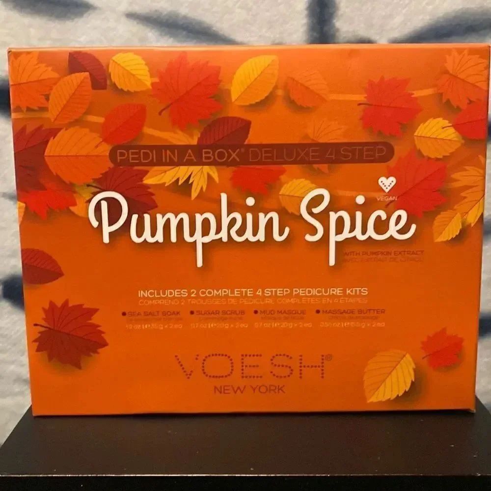 Voesh New York pumpkin spice pedi in a box